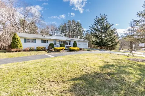 10 Winsor Ln, Topsfield, MA 01983