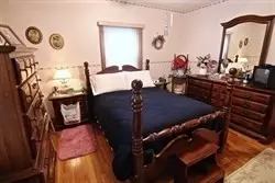 Bedroom - 6 8 Engelwood Ave, Everett, MA 02149 photo 1 of 2
