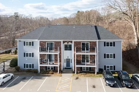 1 Chapel Hill Dr #10, Plymouth, MA 02360