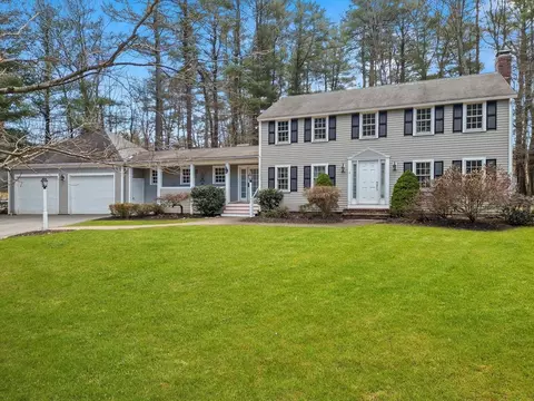 8 Whipple Rd, Hamilton, MA 01982