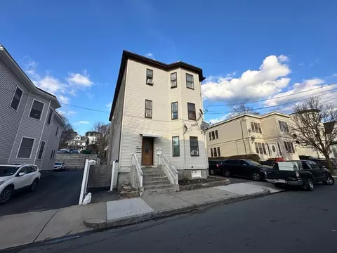 129 Bloomingdale St, Chelsea, MA 02150