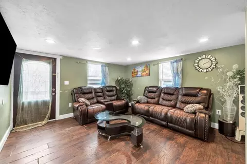 272 Mill St, Springfield, MA 01105 photo 6