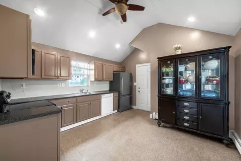 272 Mill St, Springfield, MA 01105 photo 13