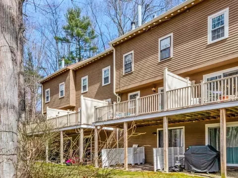 Exterior - 4 Apple Ridge Rd #4, Maynard, MA 01754 photo 7 of 10