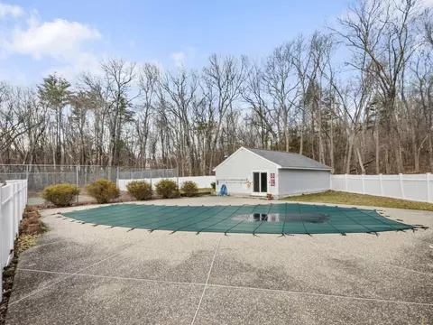 Exterior - 4 Apple Ridge Rd #4, Maynard, MA 01754 photo 8 of 10