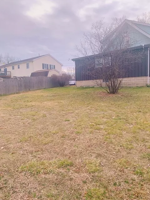 Exterior - 34 Montclair St, Chicopee, MA 01013 photo 3 of 5