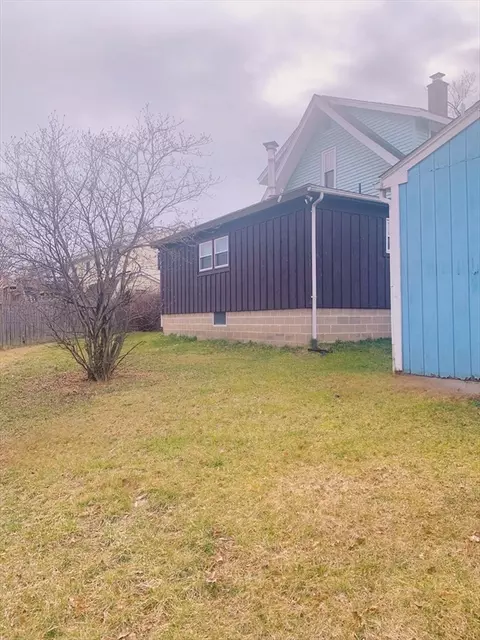 Exterior - 34 Montclair St, Chicopee, MA 01013 photo 2 of 5
