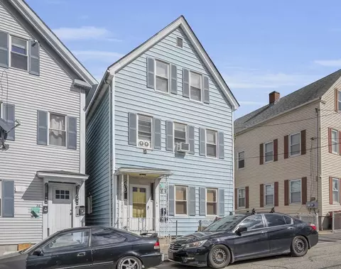 28 Chapel St, Lowell, MA 01852