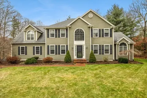 8 Georgetown Ln, Easton, MA 02356