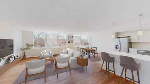 2 Hammond Pond Pkwy #501, Chestnut Hill, MA 02467