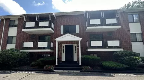 60 Colonial Dr #10, Andover, MA 01810