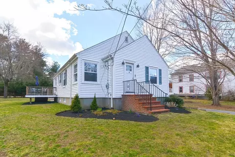 31 Cullen St, Taunton, MA 02718