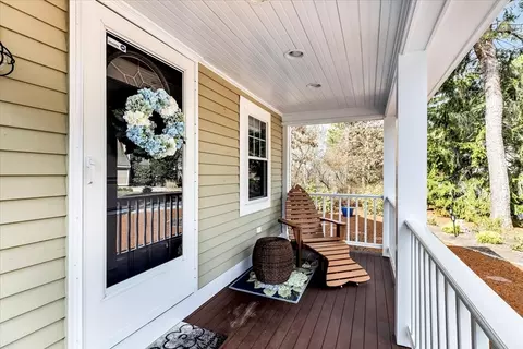 Exterior - 138 Whippoorwill Cir, Mashpee, MA 02649 photo 7 of 9