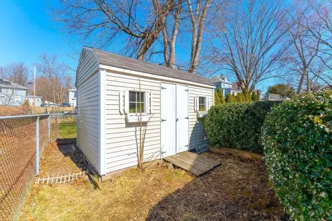 Exterior - 425 Sherman St, Canton, MA 02021 photo 4 of 5