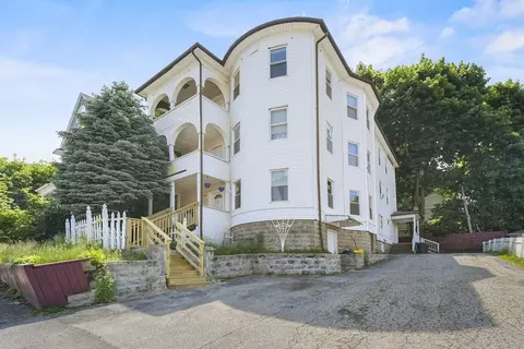 18 Hillside St, Worcester, MA 01610