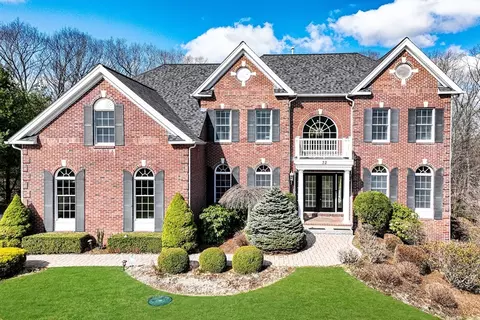 32 Overlook Rd, Hopkinton, MA 01748