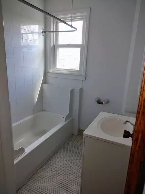 182 Suffolk St, Fall River, MA 02720 photo 33