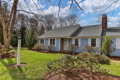 19 Green Ln, Harwich, MA 02645