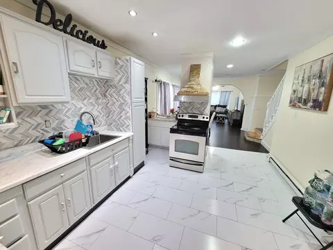 178-180 Blossom St, Fitchburg, MA 01420