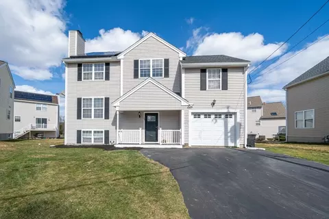 24 Meadowood Rd, North Andover, MA 01845