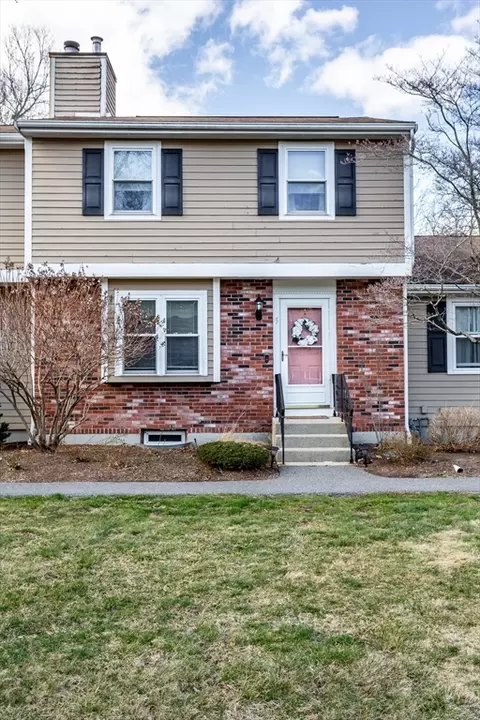 1 Robin Cir #5, Norton, MA 02766