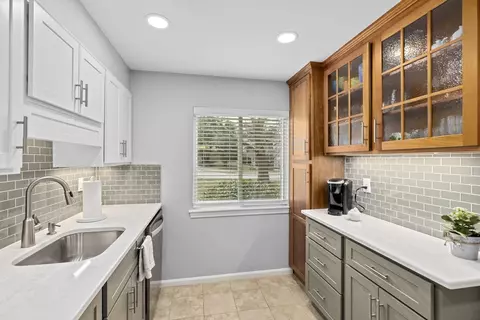 21 Beals Cv #E, Hingham, MA 02043 photo 5