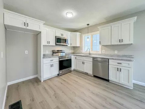 20 Meena Dr, Worcester, MA 01603 photo 9