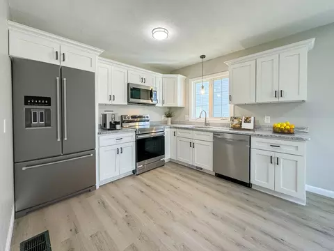 20 Meena Dr, Worcester, MA 01603 photo 8