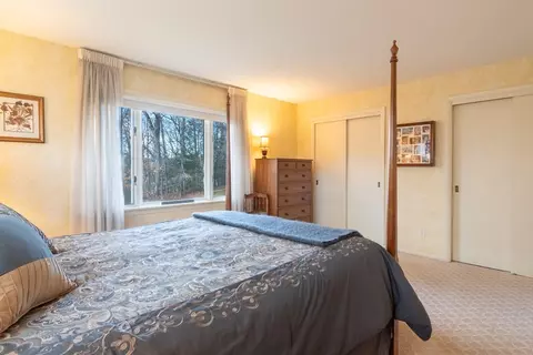 Bedroom - 76 Ridgeway Cir, Springfield, MA 01118 photo 4 of 4