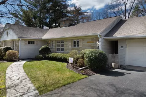 Exterior - 76 Ridgeway Cir, Springfield, MA 01118 photo 2 of 5