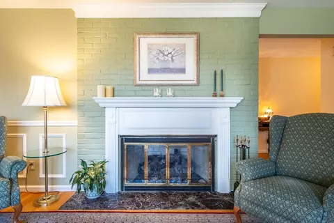 Entry Way - 76 Ridgeway Cir, Springfield, MA 01118 photo 1 of 1