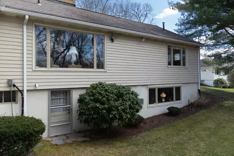 Exterior - 76 Ridgeway Cir, Springfield, MA 01118 photo 5 of 5
