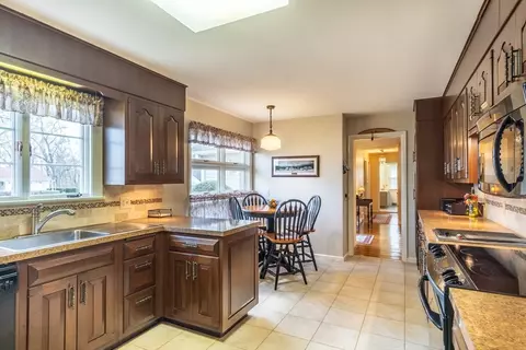 Kitchen - 76 Ridgeway Cir, Springfield, MA 01118 photo 2 of 3