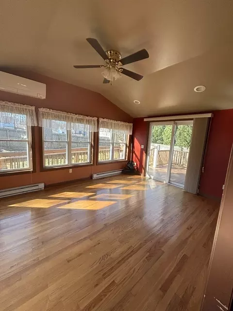 27 Aspen Rd, Springfield, MA 01128 photo 8