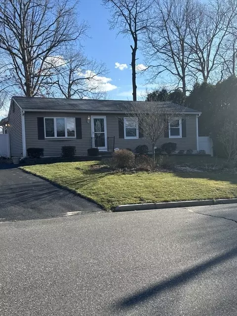 27 Aspen Rd, Springfield, MA 01128 photo 2