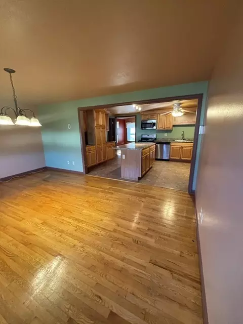 27 Aspen Rd, Springfield, MA 01128 photo 6