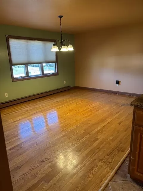 27 Aspen Rd, Springfield, MA 01128 photo 3
