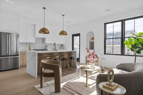 437 Frankfort St #2, Boston, MA 02128