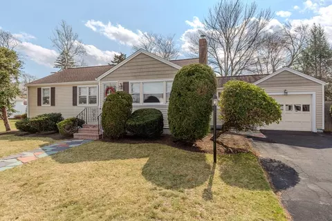 15 Day Cir, Woburn, MA 01801