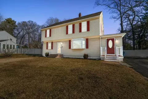 30 Tanglewood Ave, Tewksbury, MA 01876