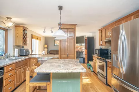 Kitchen - 22 Dinahs Way, Wareham, MA 02571 photo 2 of 3
