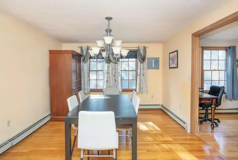 Dining - 22 Dinahs Way, Wareham, MA 02571 photo 1 of 5