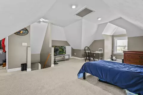 Bedroom - 6 Wakefield St, Worcester, MA 01605 photo 8 of 9