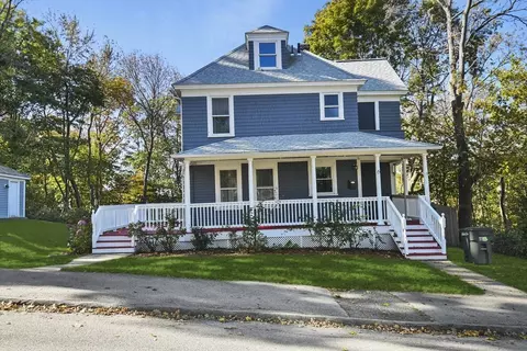 6 Wakefield St, Worcester, MA 01605