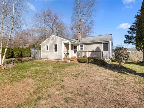 118 Parker St, Agawam, MA 01001