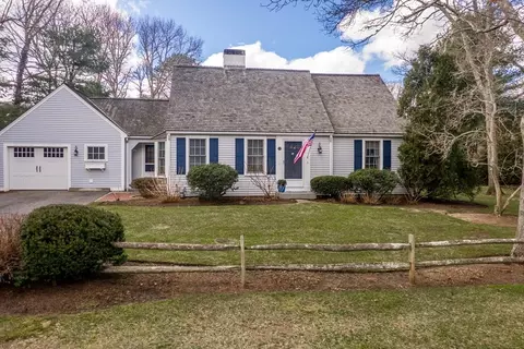 31 Newport Ln, Barnstable, MA 02655