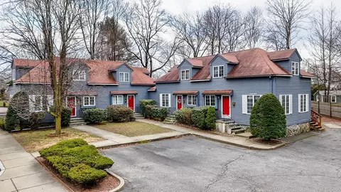 178 Lowell St #4, Reading, MA 01867