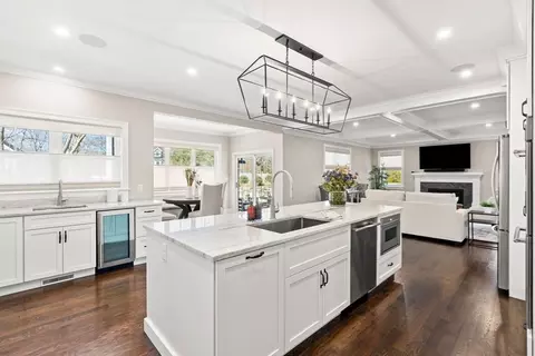 Kitchen - 460 Pearl St, Reading, MA 01867 photo 3 of 5