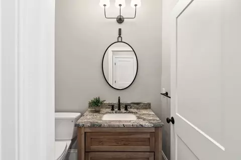 Bath - 460 Pearl St, Reading, MA 01867 photo 1 of 7