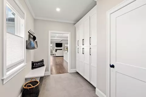 Entry Way - 460 Pearl St, Reading, MA 01867 photo 2 of 5